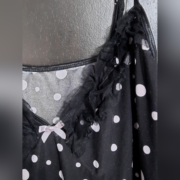 Black & White Polka Dot Pyjama Set - Picture 4 of 4